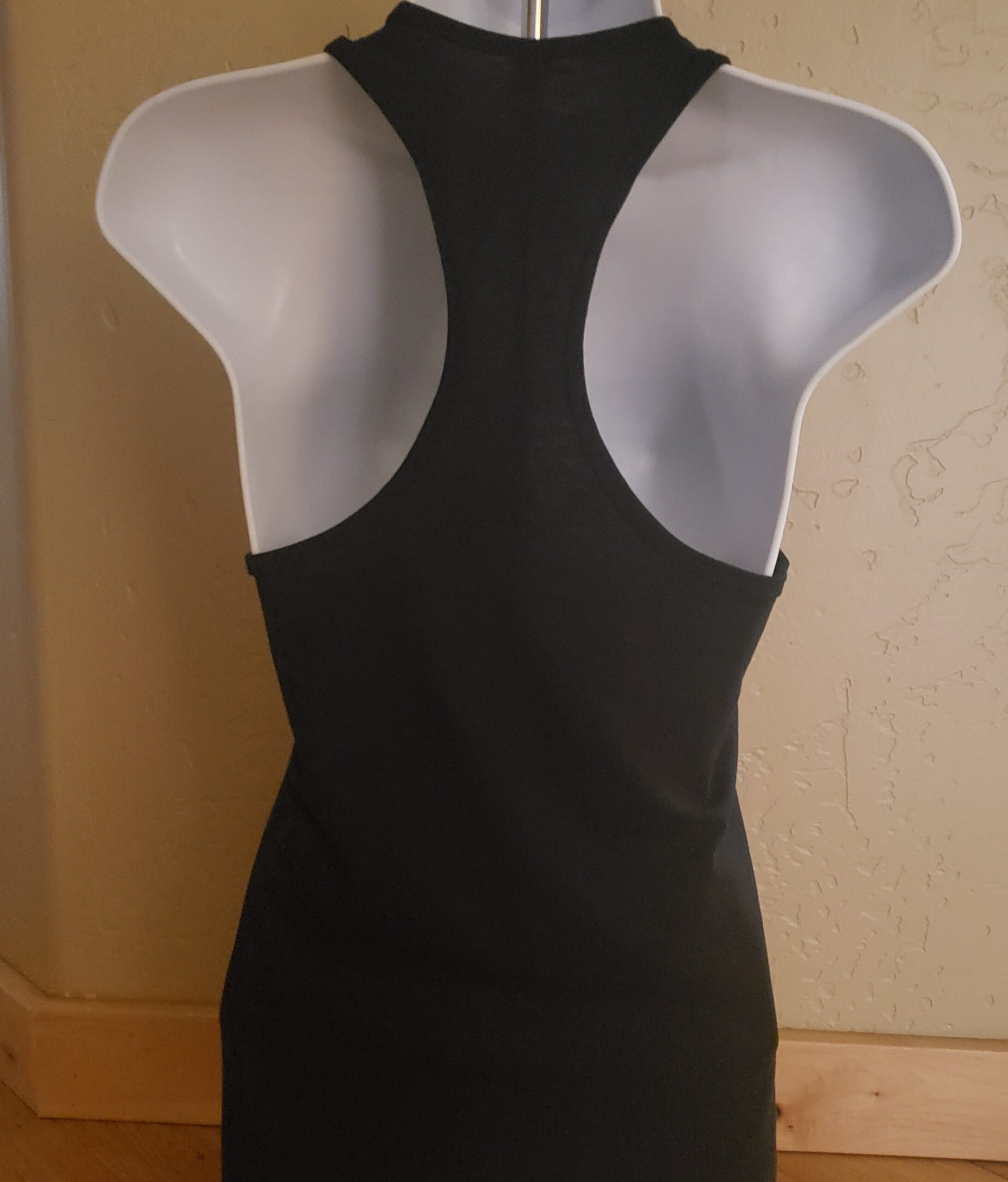 Tank Tops, T-Shirts & Hoodies - Image 13